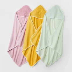 Baby Girls' 3pk Hooded Towel - Cloud Island™ 5 Baby Girls' 3pk Hooded Towel - Cloud Island™ -Cloud Island GUEST c65421ec 0f16 41c5 b6da 5536c2fbcb45